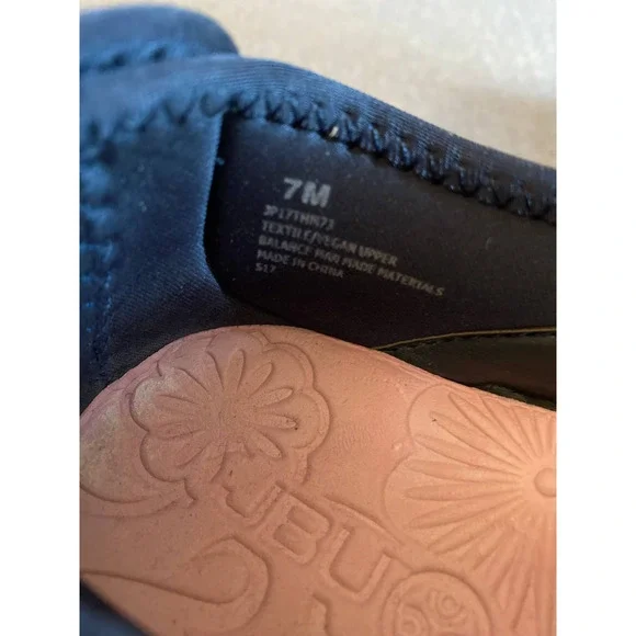 JBU woman’s Tahoe water ready sneakers size 7M blue and pink - Picture 6 of 7